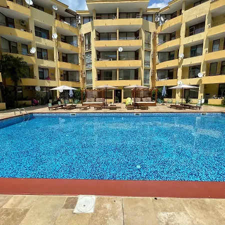 Complex Sands アパート