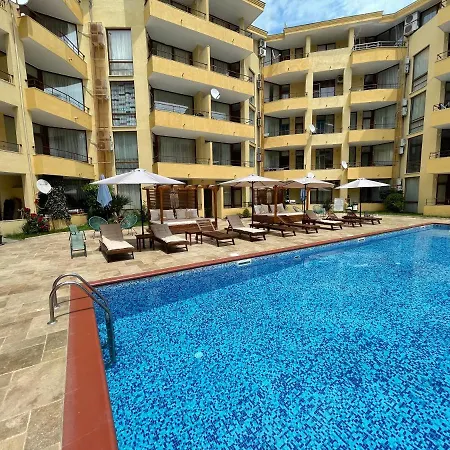 Complex Sands アパート